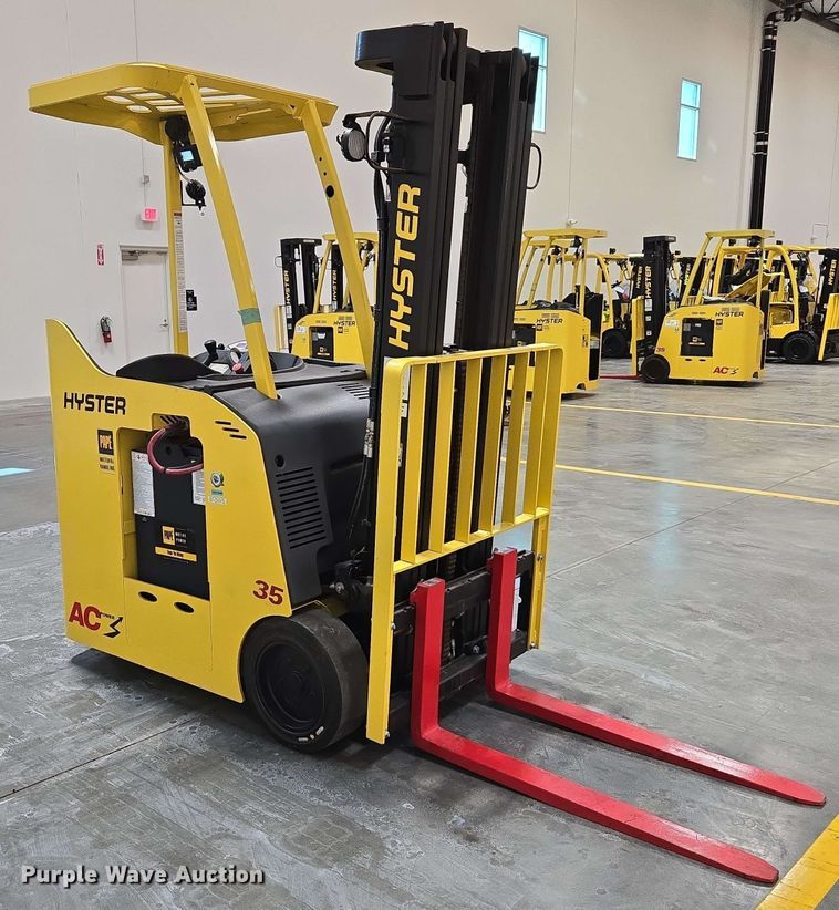 image for item EC1025 2023 Hyster E35HSD3-18 forklift