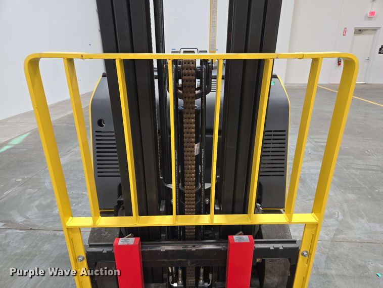 image for item EC1025 2023 Hyster E35HSD3-18 forklift