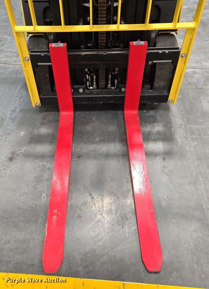 image for item EC1025 2023 Hyster E35HSD3-18 forklift