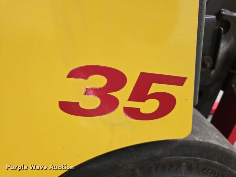 image for item EC1025 2023 Hyster E35HSD3-18 forklift