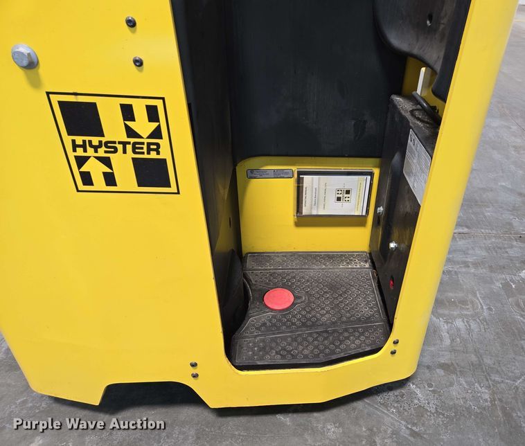 image for item EC1025 2023 Hyster E35HSD3-18 forklift