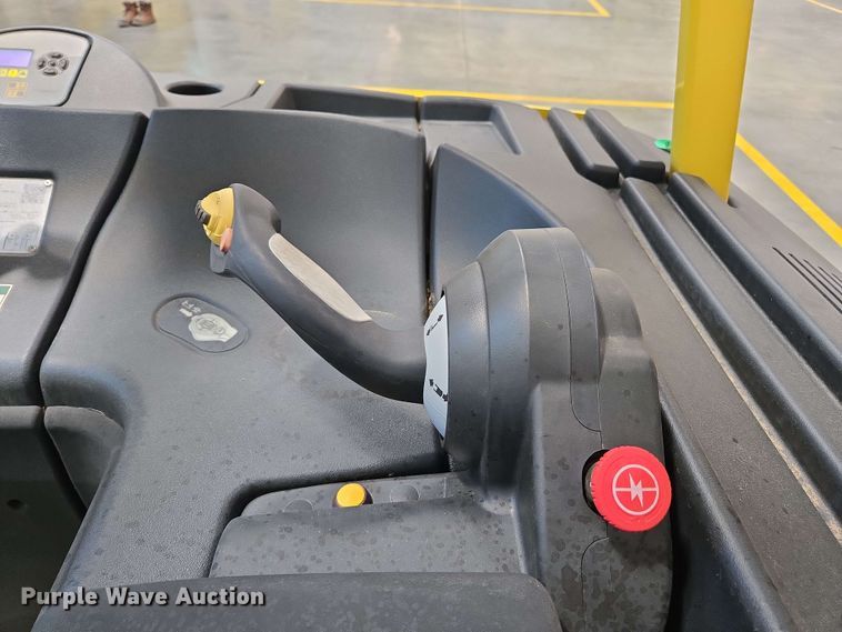 image for item EC1025 2023 Hyster E35HSD3-18 forklift