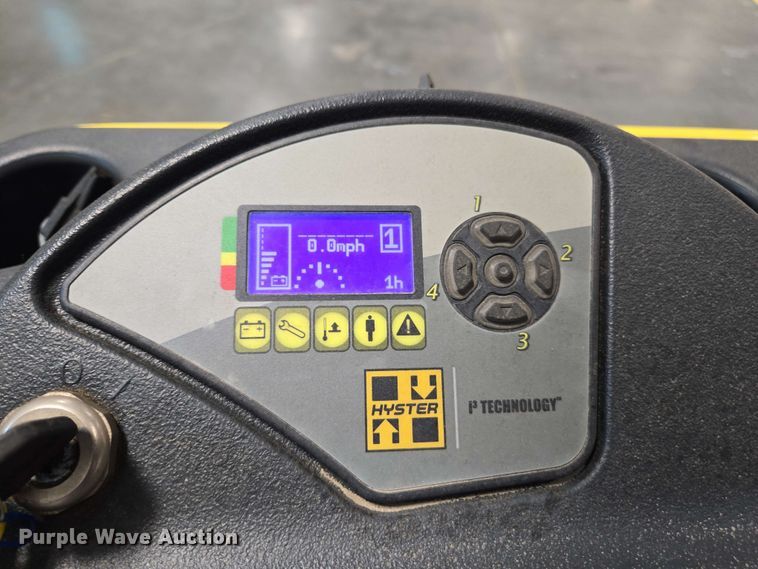 image for item EC1025 2023 Hyster E35HSD3-18 forklift