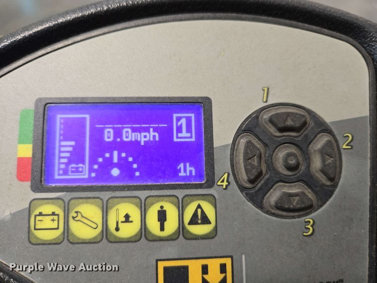 image for item EC1025 2023 Hyster E35HSD3-18 forklift