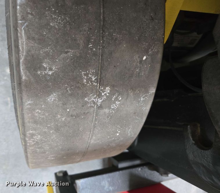 image for item EC1025 2023 Hyster E35HSD3-18 forklift