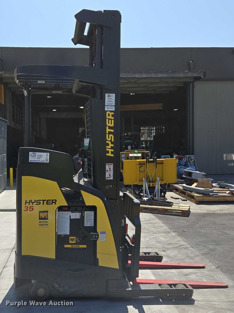 image for item EC1052 2023 Hyster N35ZR3-16.25 reach truck