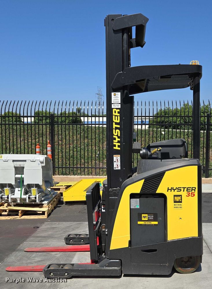 image for item EC1052 2023 Hyster N35ZR3-16.25 reach truck