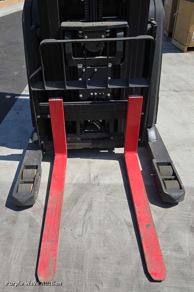 image for item EC1052 2023 Hyster N35ZR3-16.25 reach truck