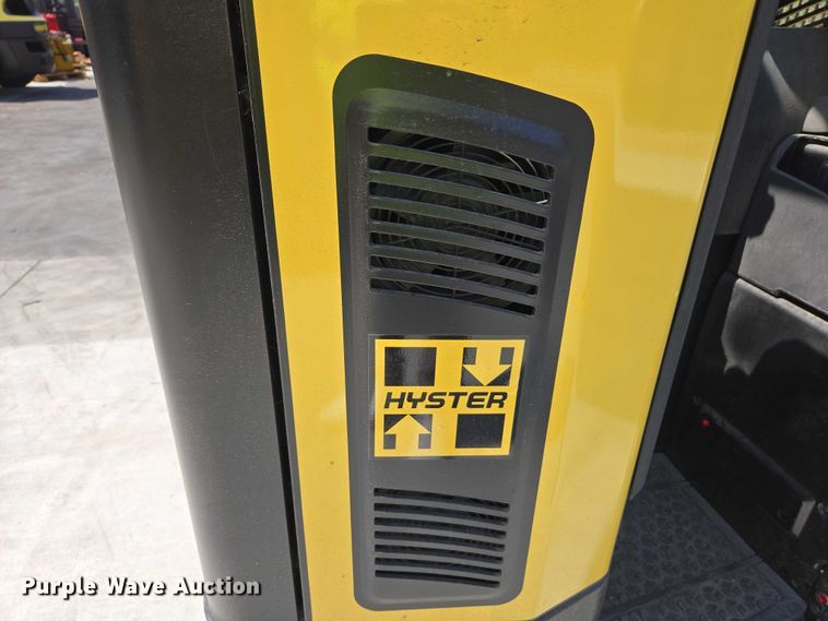 image for item EC1052 2023 Hyster N35ZR3-16.25 reach truck