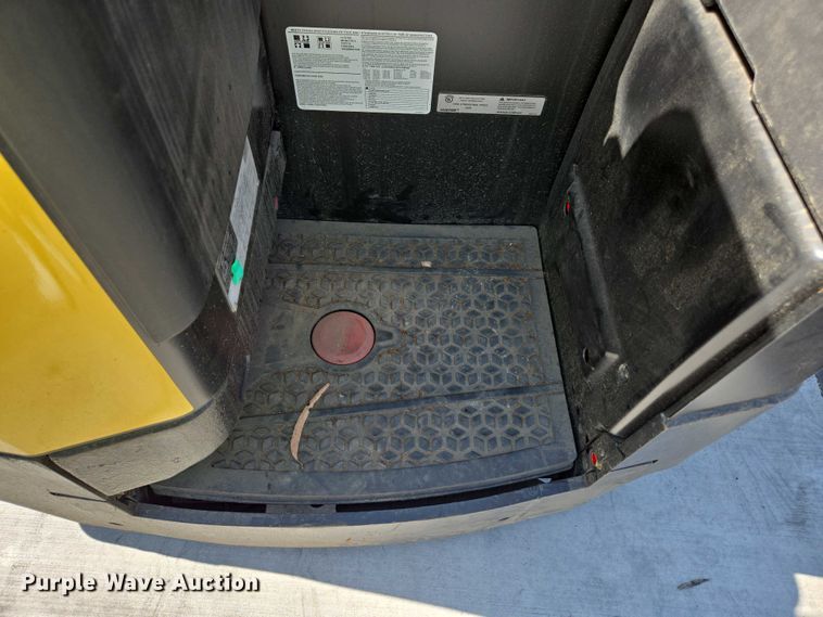 image for item EC1052 2023 Hyster N35ZR3-16.25 reach truck