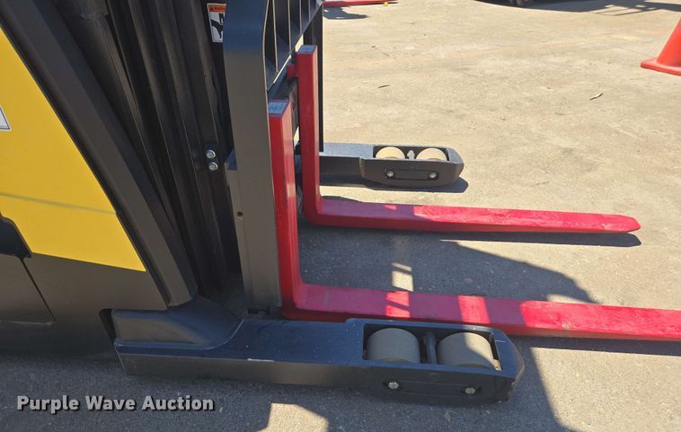 image for item EL6030 2023 Hyster N35ZR3-16.25 reach truck