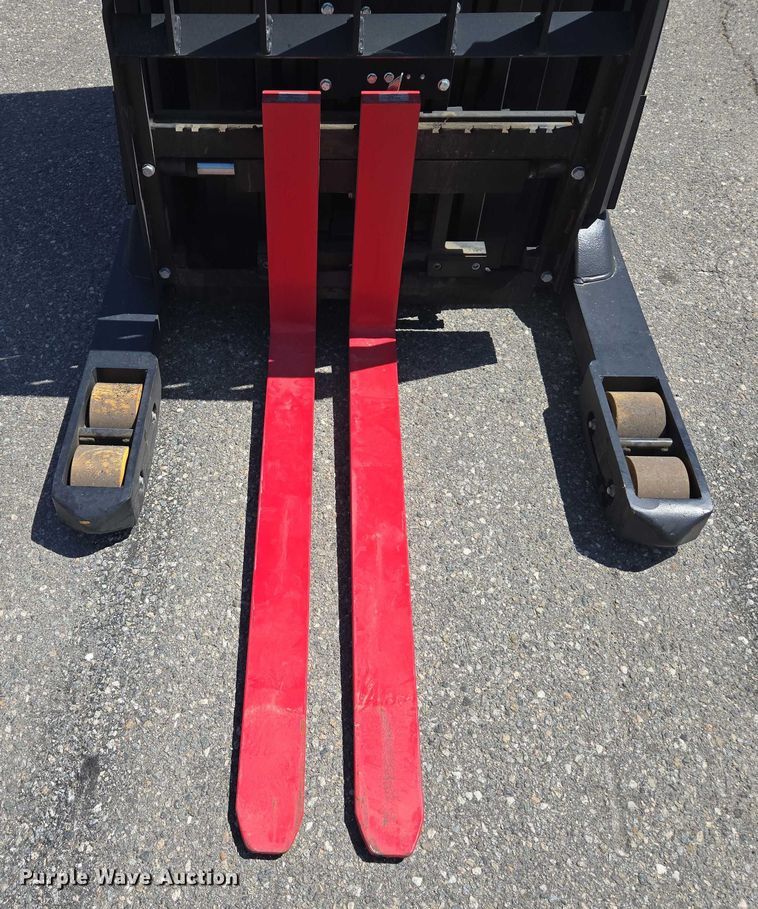 image for item EL6031 2023 Hyster N35ZR3-16.25 reach truck