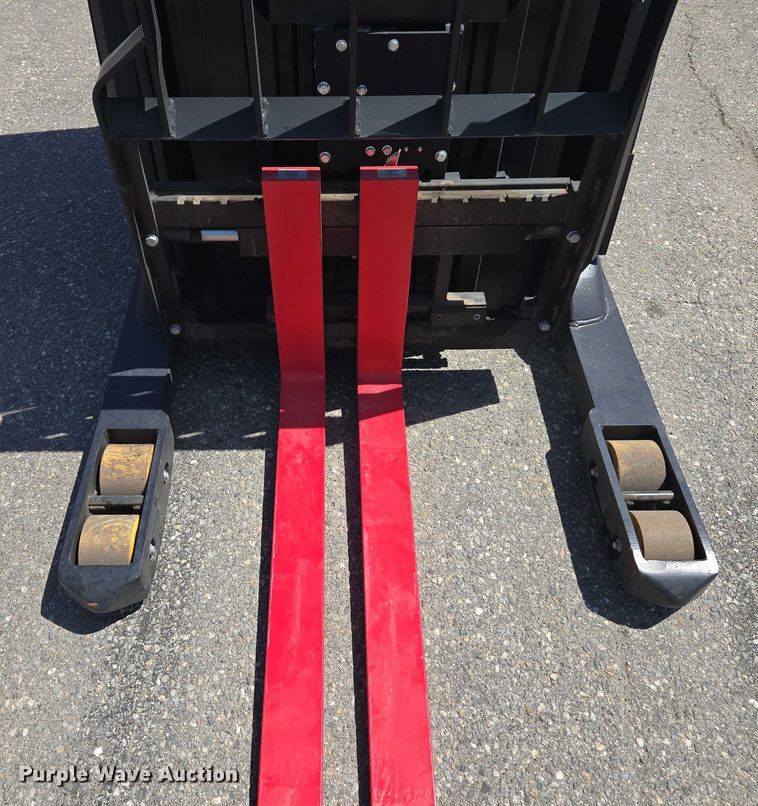 image for item EL6031 2023 Hyster N35ZR3-16.25 reach truck