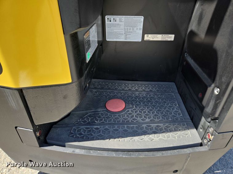 image for item EL6031 2023 Hyster N35ZR3-16.25 reach truck