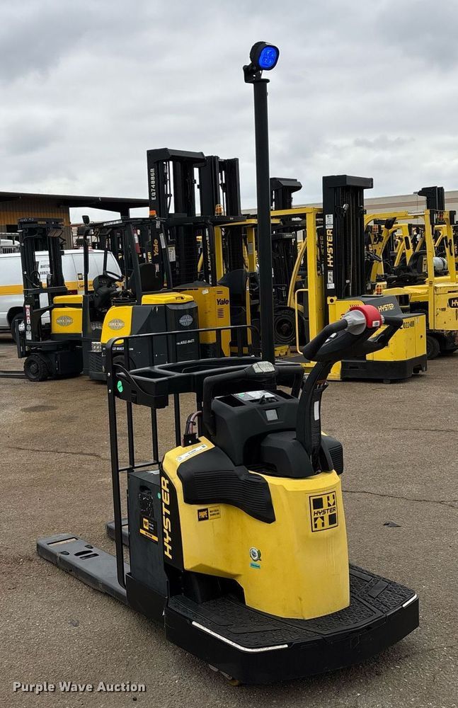 image for item EL6033 2023 Hyster B60ZAC2 pallet jack