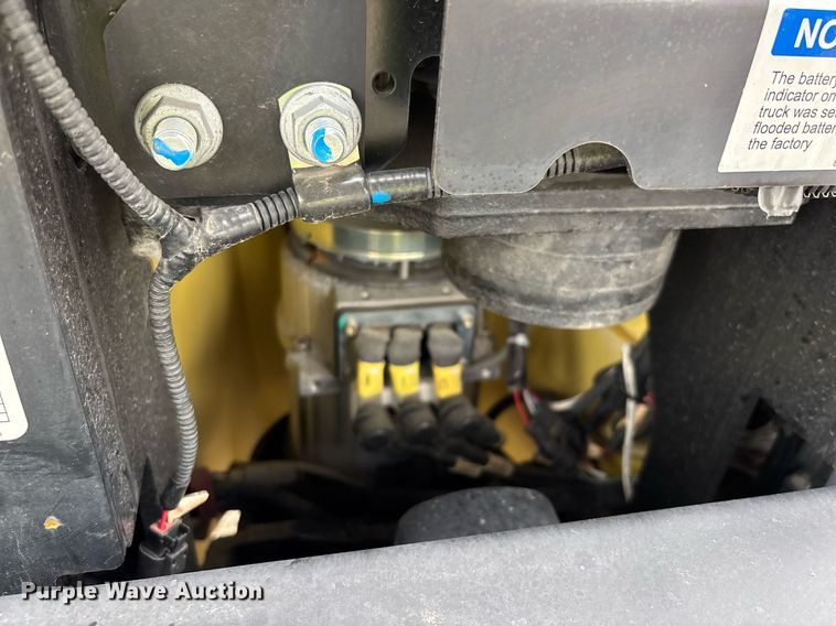 image for item EL6033 2023 Hyster B60ZAC2 pallet jack