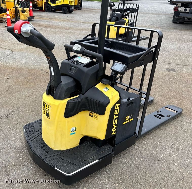 image for item EL6033 2023 Hyster B60ZAC2 pallet jack