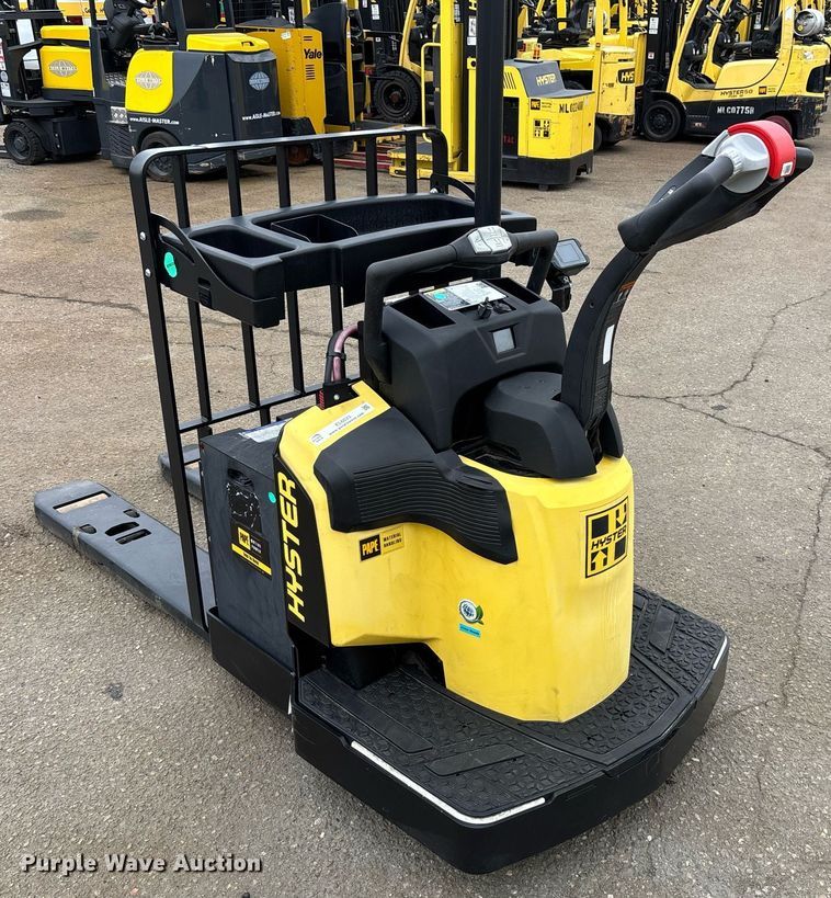 image for item EL6033 2023 Hyster B60ZAC2 pallet jack