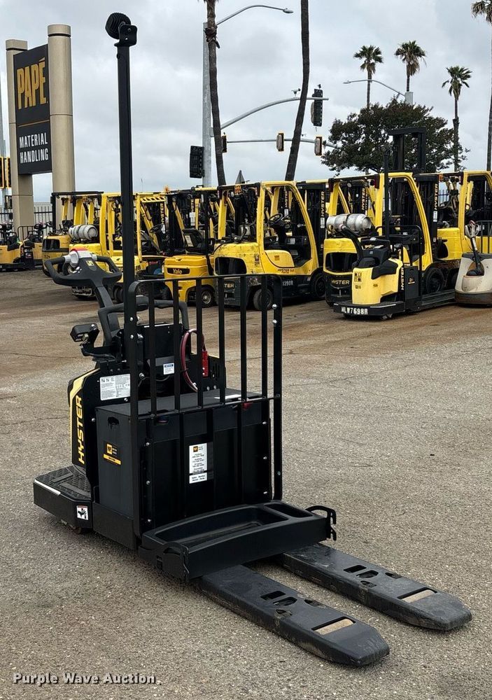 image for item EL6034 2023 Hyster B60ZAC2 pallet jack