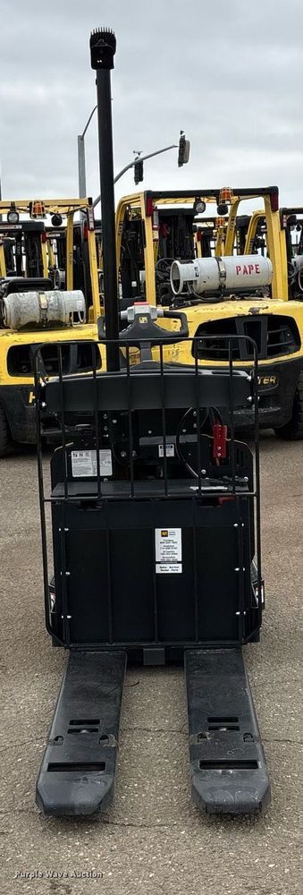 image for item EL6035 2023 Hyster B60ZAC2 pallet jack