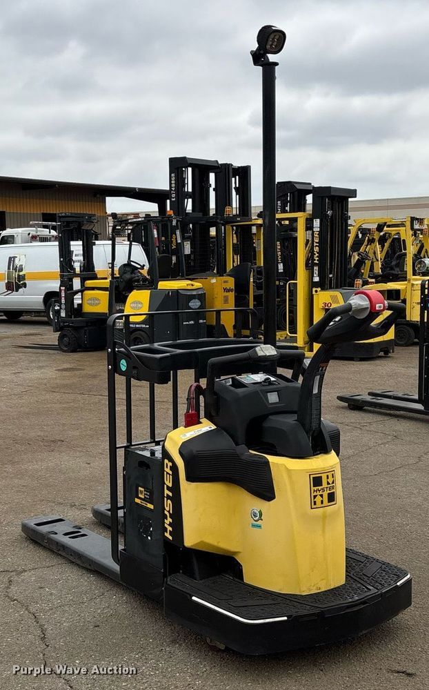 image for item EL6035 2023 Hyster B60ZAC2 pallet jack