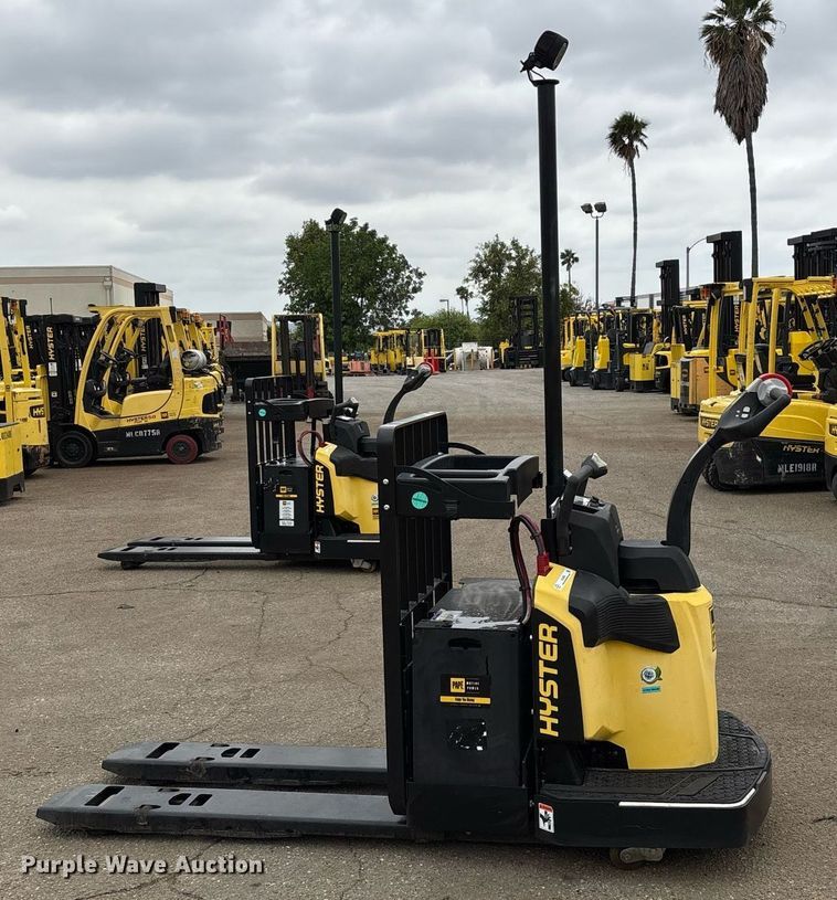 image for item EL6035 2023 Hyster B60ZAC2 pallet jack