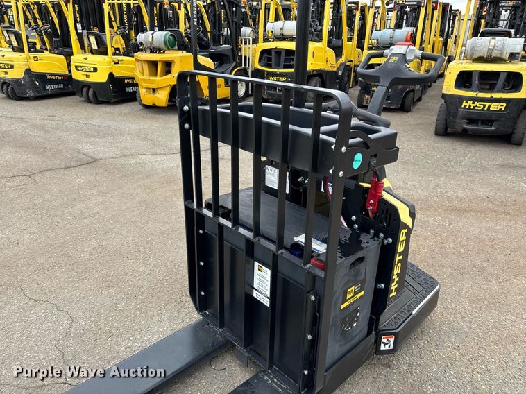image for item EL6035 2023 Hyster B60ZAC2 pallet jack