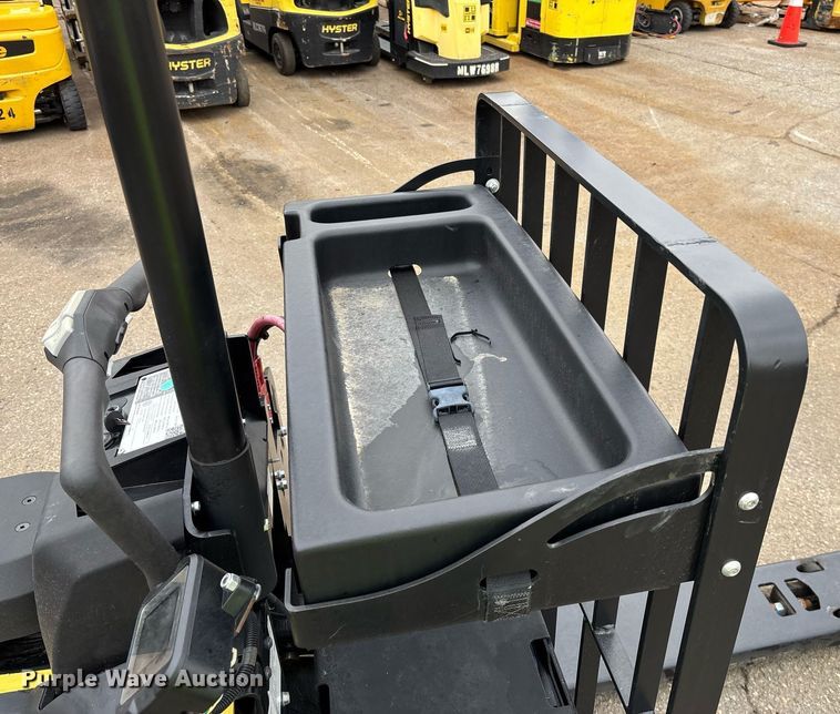 image for item EL6035 2023 Hyster B60ZAC2 pallet jack
