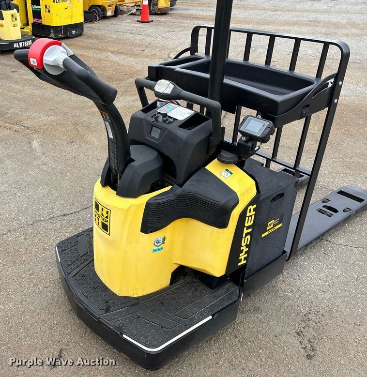 image for item EL6035 2023 Hyster B60ZAC2 pallet jack