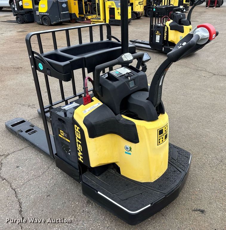 image for item EL6035 2023 Hyster B60ZAC2 pallet jack
