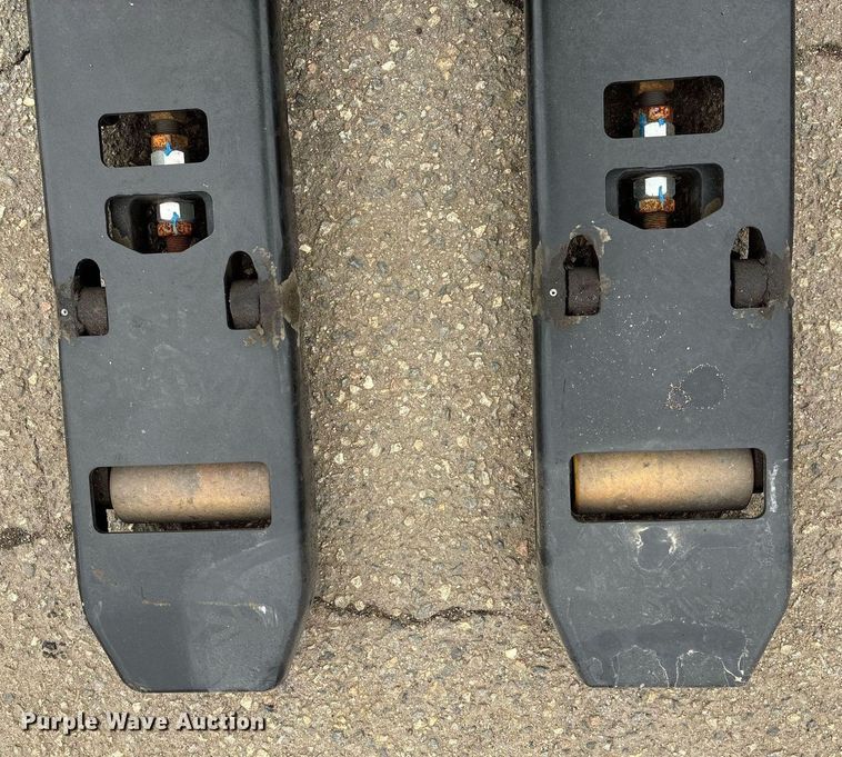 image for item EL6035 2023 Hyster B60ZAC2 pallet jack