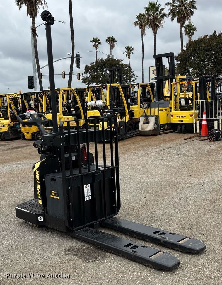 image for item EL6036 2023 Hyster B60ZAC2 pallet jack