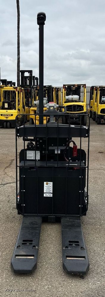 image for item EL6037 2023 Hyster B60ZAC2 pallet jack