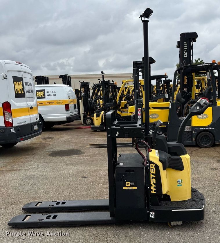 image for item EL6037 2023 Hyster B60ZAC2 pallet jack