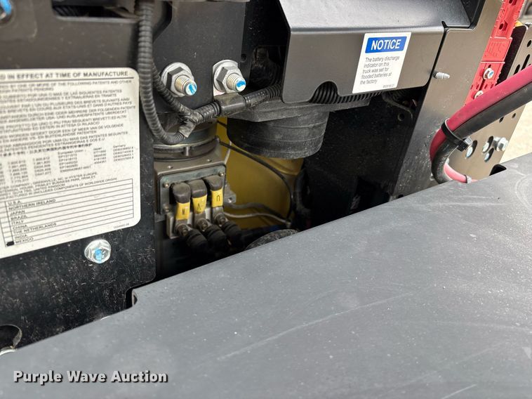 image for item EL6037 2023 Hyster B60ZAC2 pallet jack