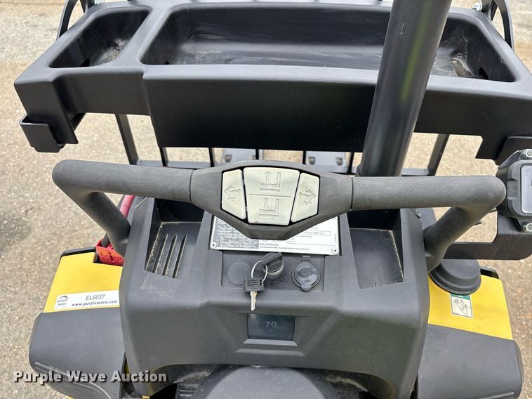 image for item EL6037 2023 Hyster B60ZAC2 pallet jack