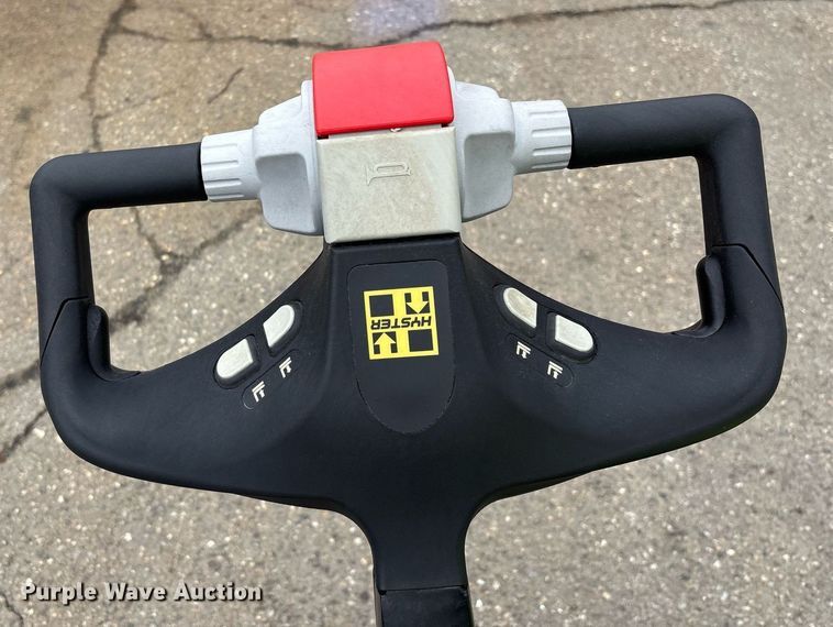 image for item EL6037 2023 Hyster B60ZAC2 pallet jack