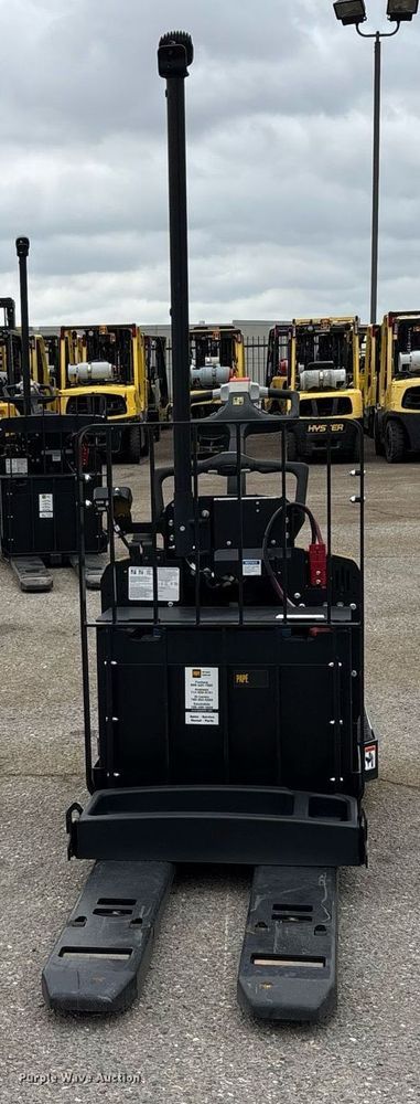 image for item EL6038 2023 Hyster B60ZAC2 pallet jack