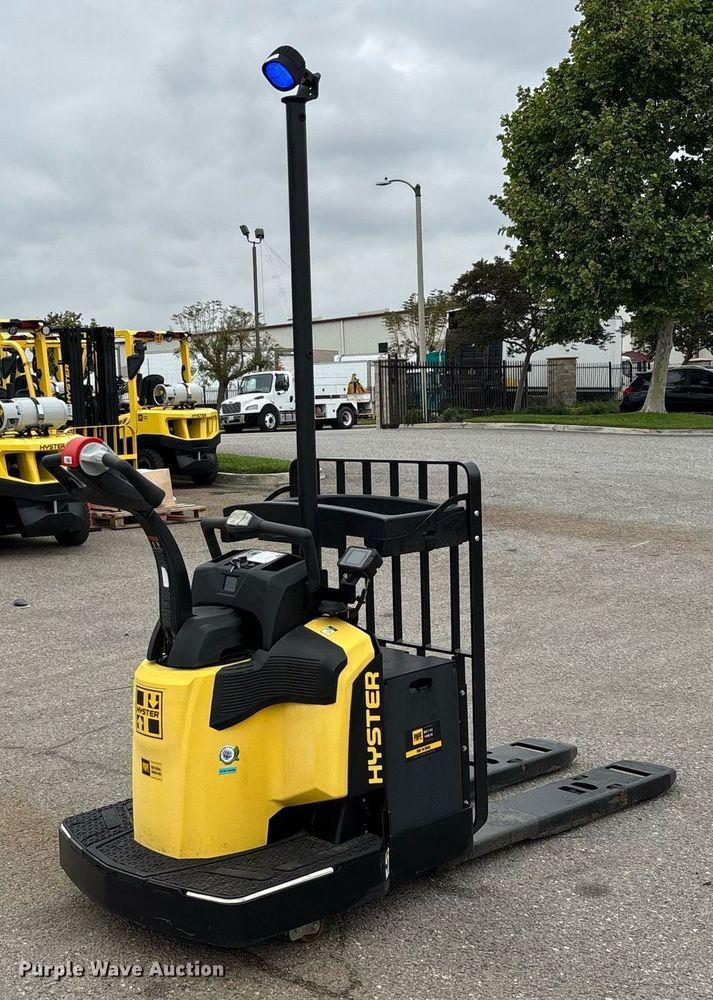 image for item EL6038 2023 Hyster B60ZAC2 pallet jack