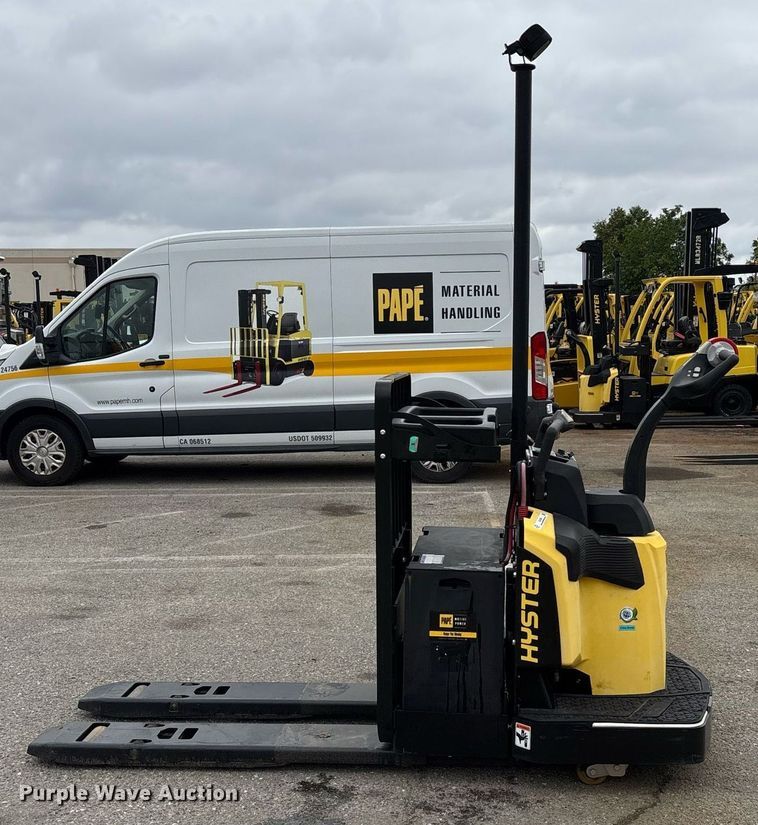 image for item EL6038 2023 Hyster B60ZAC2 pallet jack