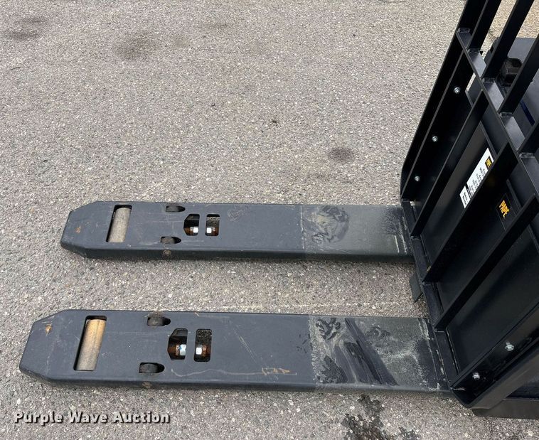 image for item EL6038 2023 Hyster B60ZAC2 pallet jack