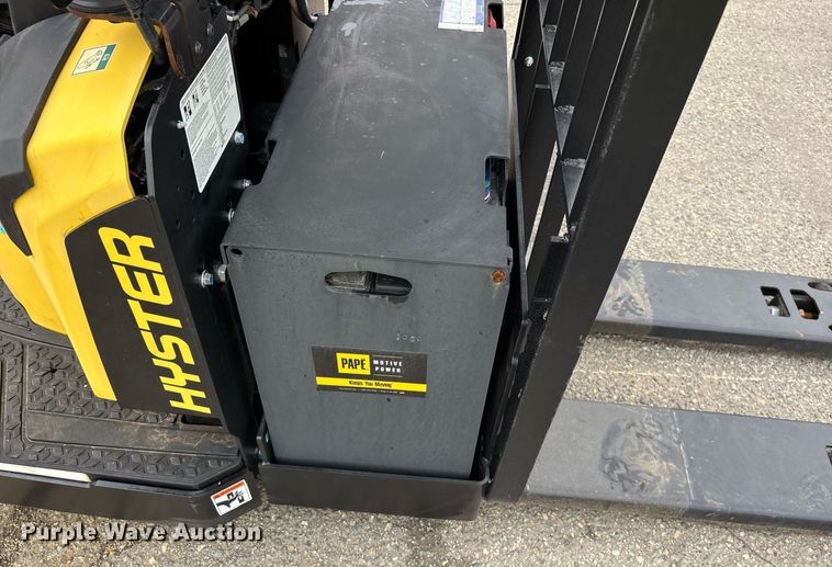 image for item EL6038 2023 Hyster B60ZAC2 pallet jack
