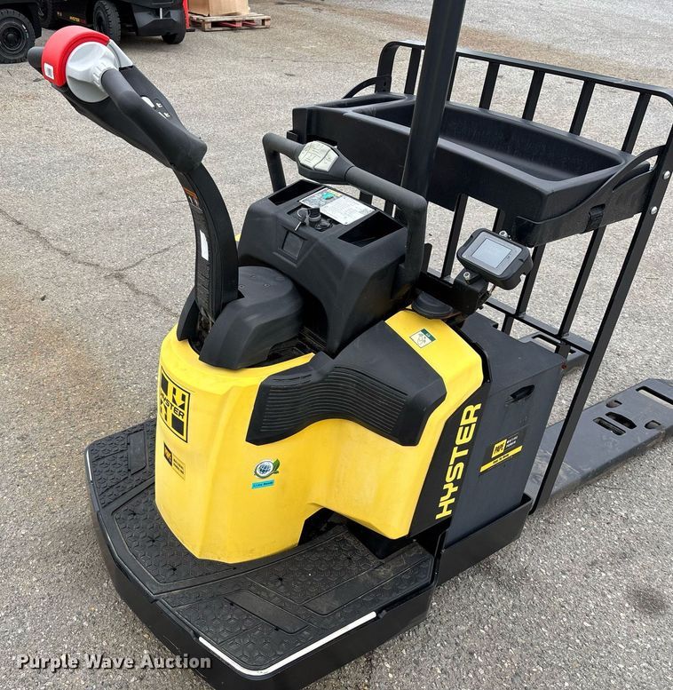 image for item EL6038 2023 Hyster B60ZAC2 pallet jack