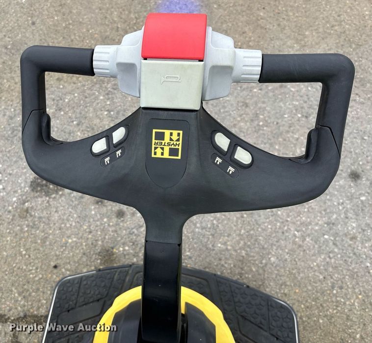 image for item EL6038 2023 Hyster B60ZAC2 pallet jack