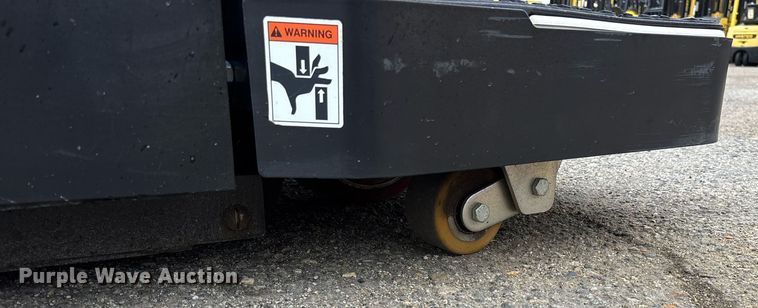 image for item EL6038 2023 Hyster B60ZAC2 pallet jack