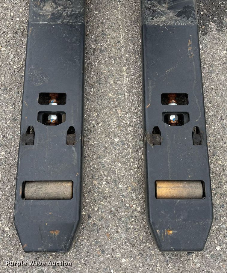 image for item EL6038 2023 Hyster B60ZAC2 pallet jack