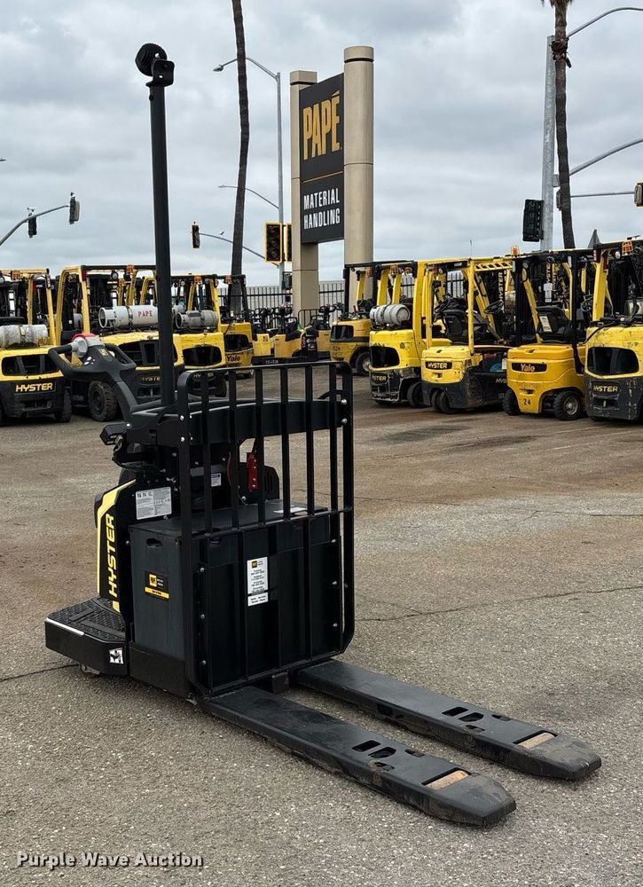 image for item EL6040 2023 Hyster B60ZAC2 pallet jack