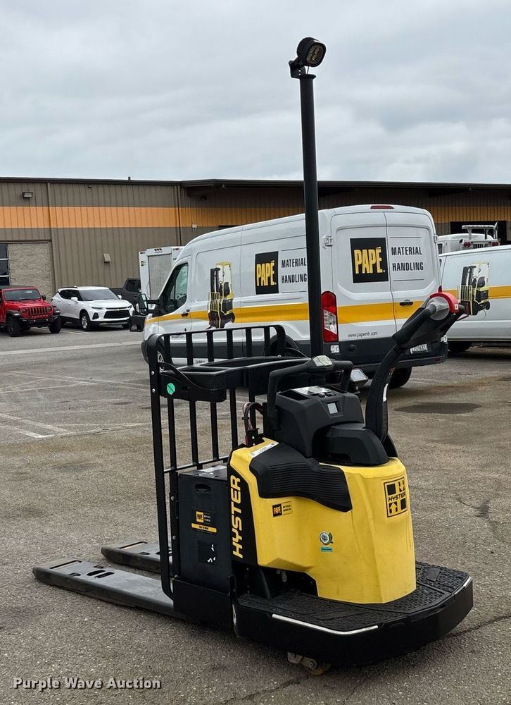 image for item EL6040 2023 Hyster B60ZAC2 pallet jack