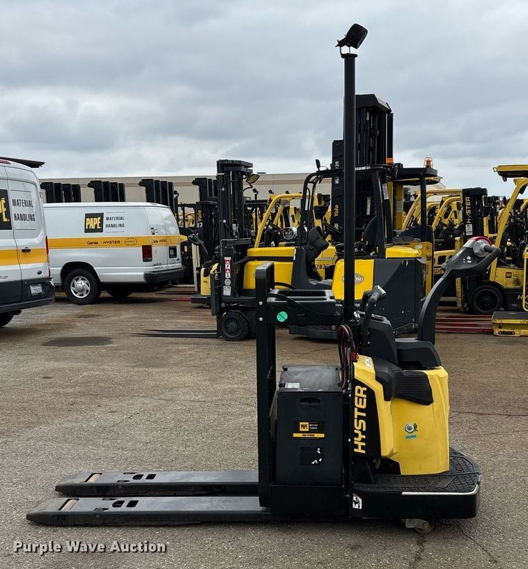 image for item EL6040 2023 Hyster B60ZAC2 pallet jack