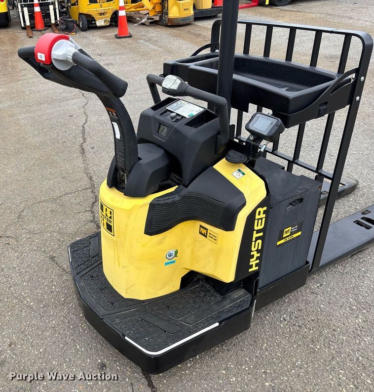 image for item EL6040 2023 Hyster B60ZAC2 pallet jack